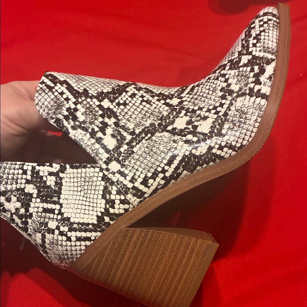 Stylish Snakeskin Ankle Boots